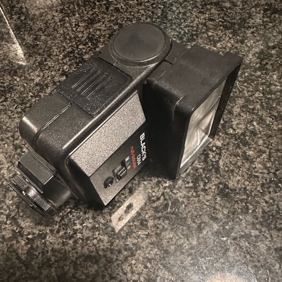 Black’s CB64 Camera Flash - Picture 1 of 3